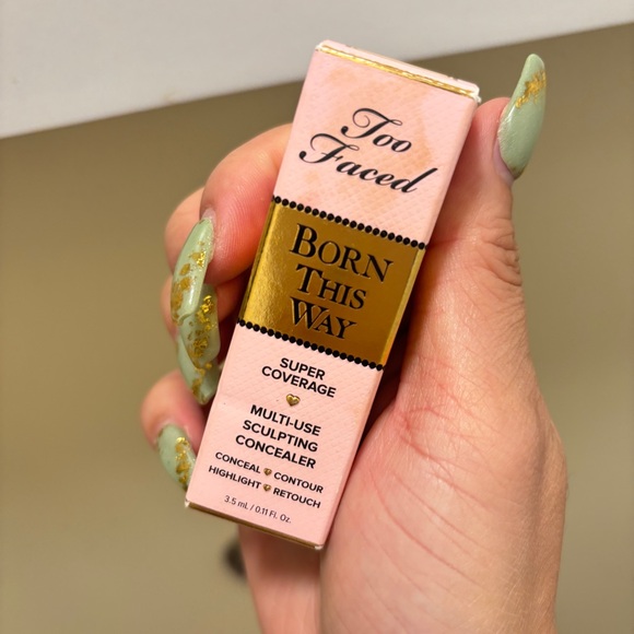 Too faced born this way  foundation - snow 5 ml, super coverage 3.5 ml - Picture 7 of 7